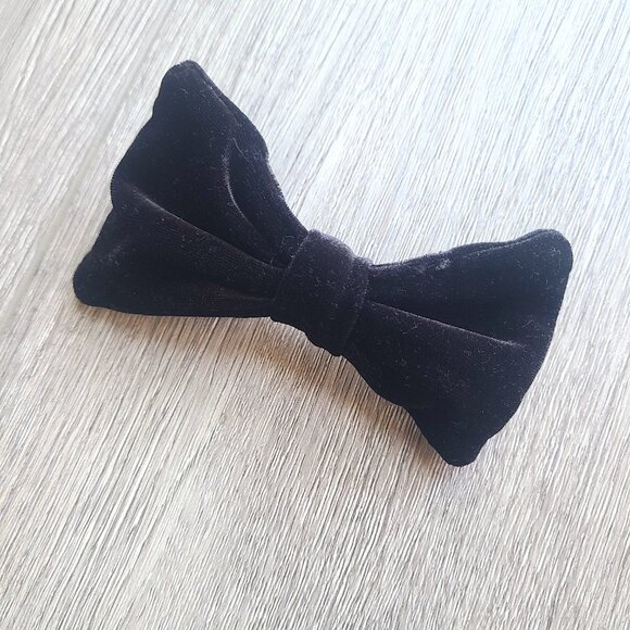 Elegant Clip On Black Velvet Bow Tie - Picture 2 of 7